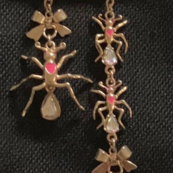 BETSEY JOHNSON Halloween Spider Earrings - Picture 2 of 4